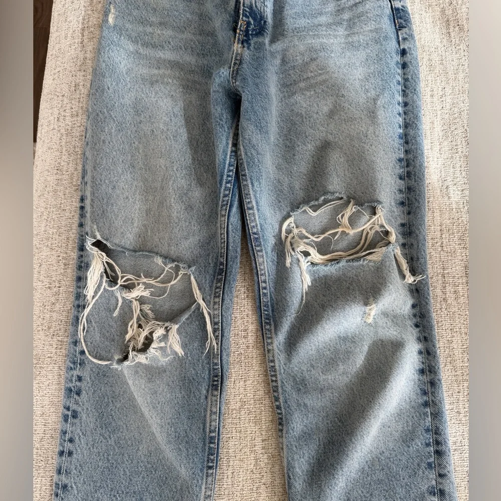 Zara - Distressed Denim Jeans - Picture 2 of 7